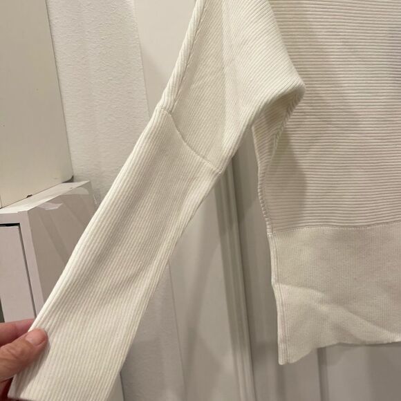 n: Philanthropy Revolve Elda Sweater.Size L - Picture 9 of 13